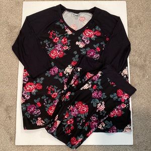 Lularoe Dream collection Holly set pajama size large floral black red pink
